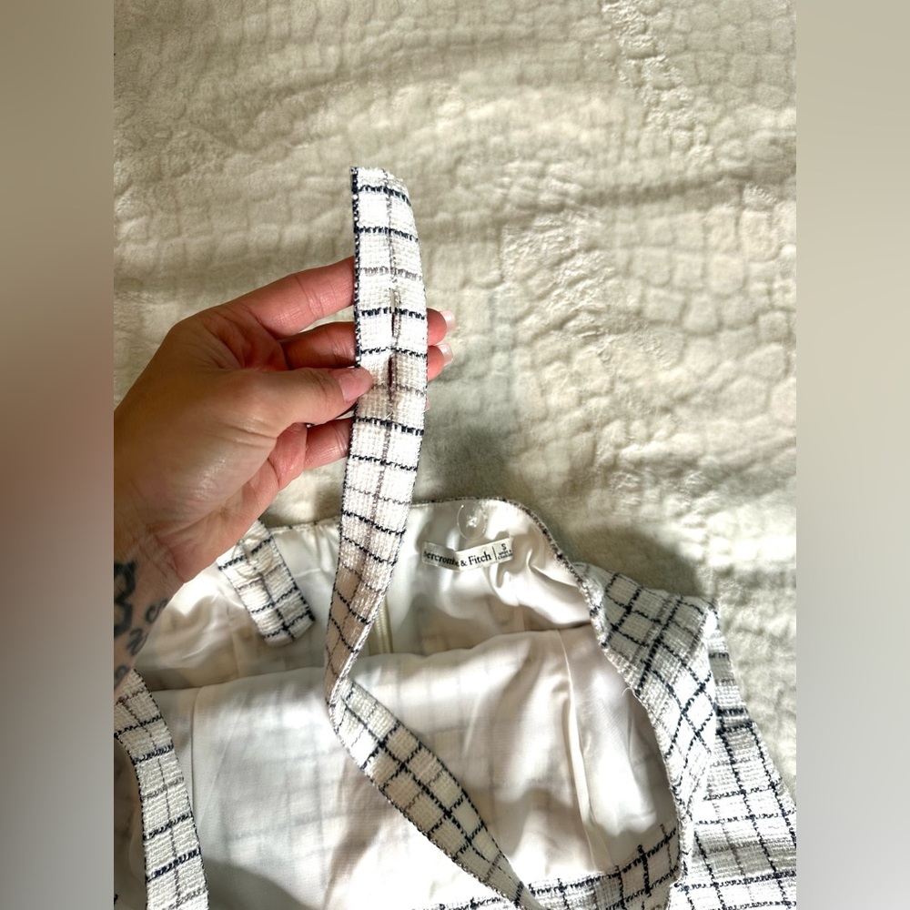 Abercrombie And Fitch white Tweed Mini Dress with side slit and adjustable strap - Picture 9 of 16